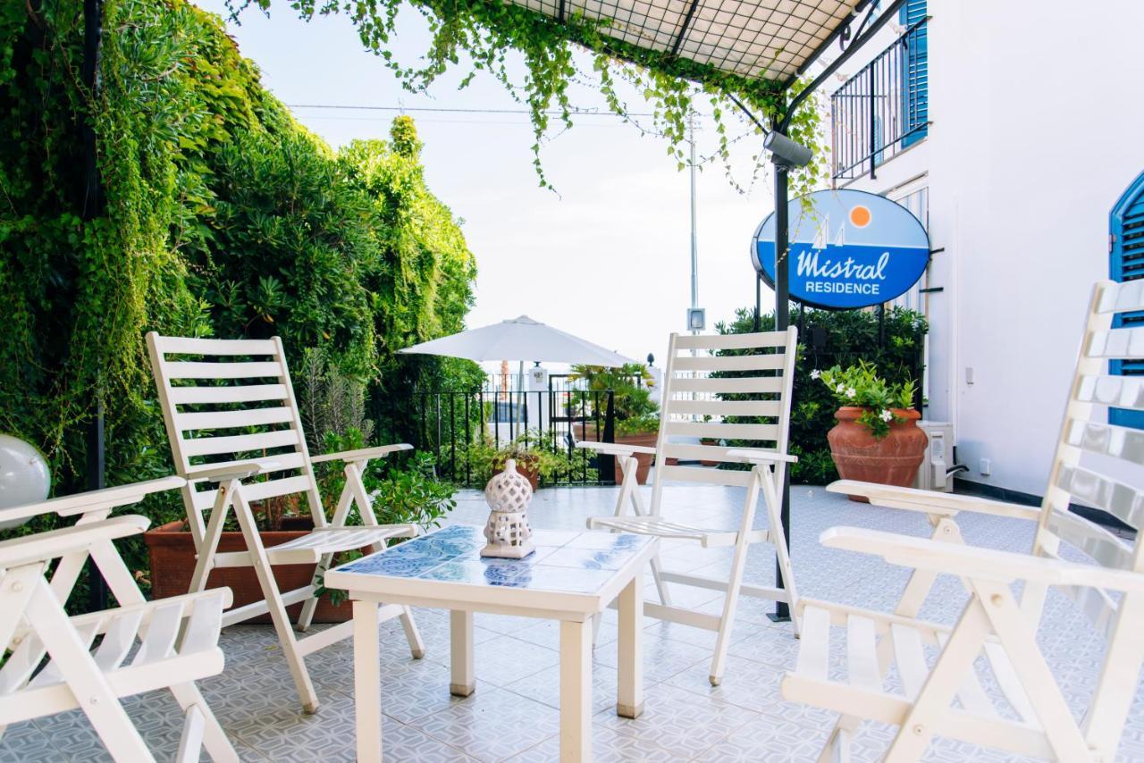 Mistral Residence Canneto Kültér fotó