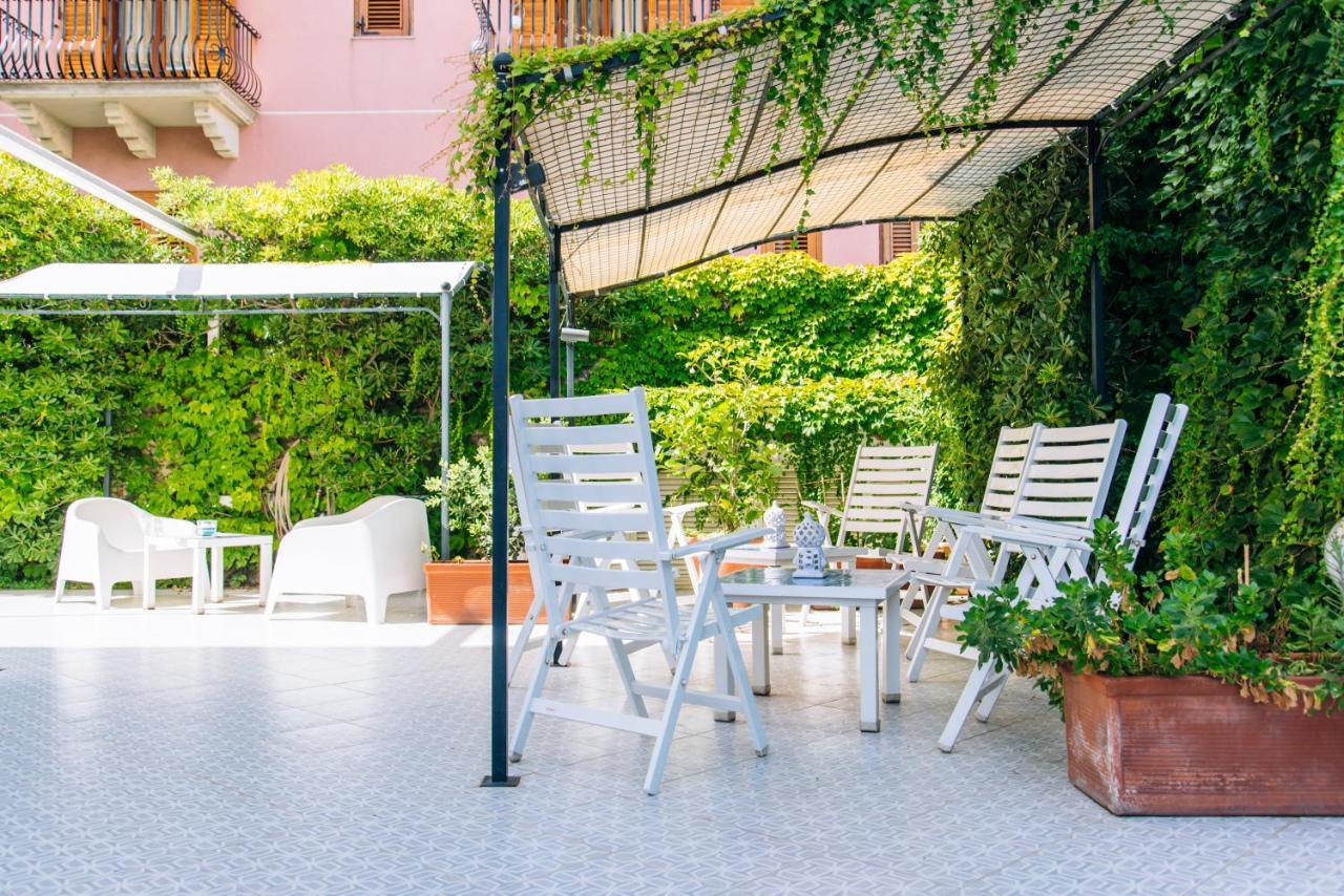 Mistral Residence Canneto Kültér fotó