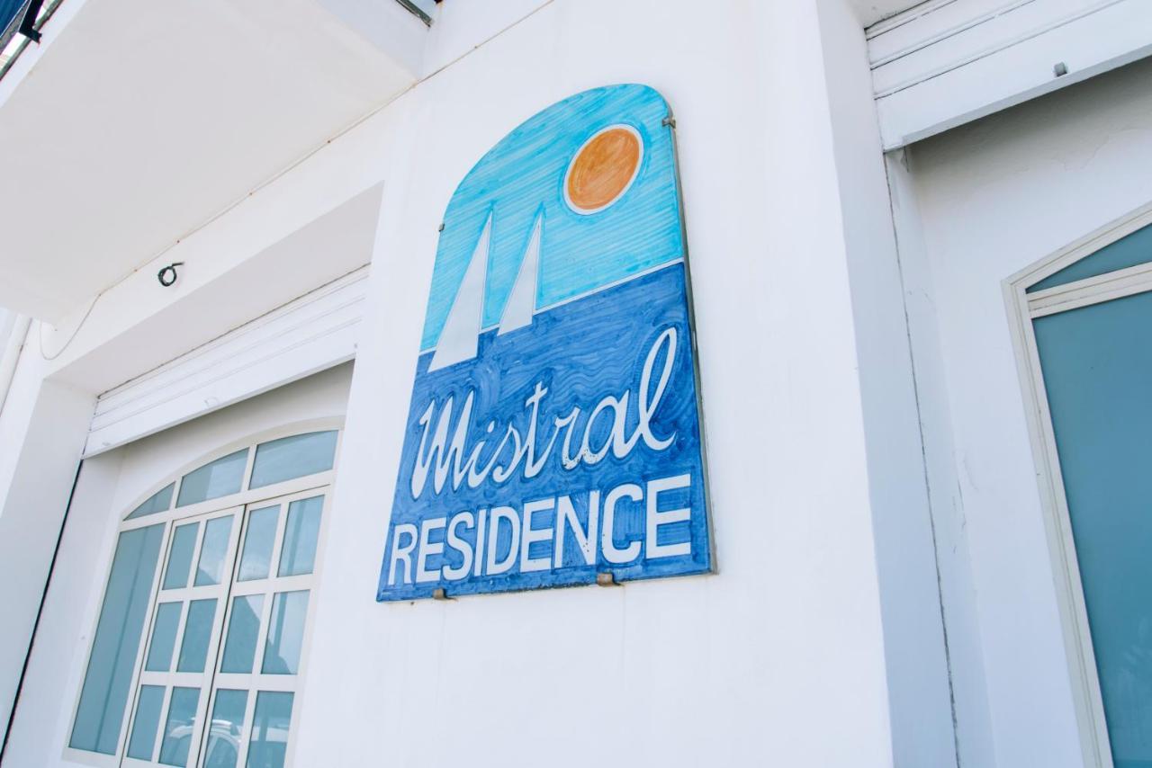Mistral Residence Canneto Kültér fotó